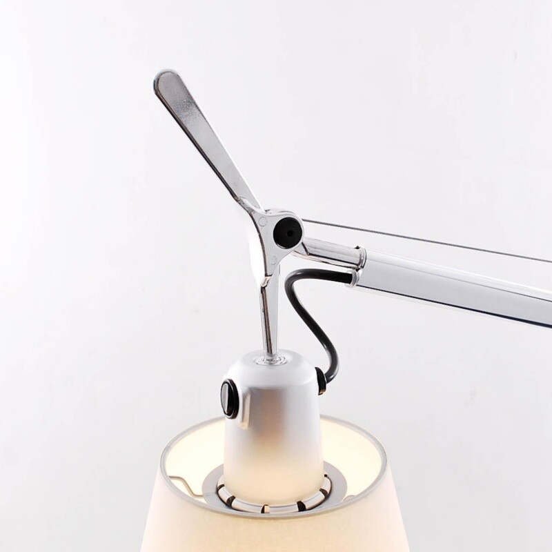 Artemide_Tolomeo-Basculante-Tavolo-Schreibtischleuchte_800x800-ID1327-1560546a0f30d85a74f483b501a89cf0