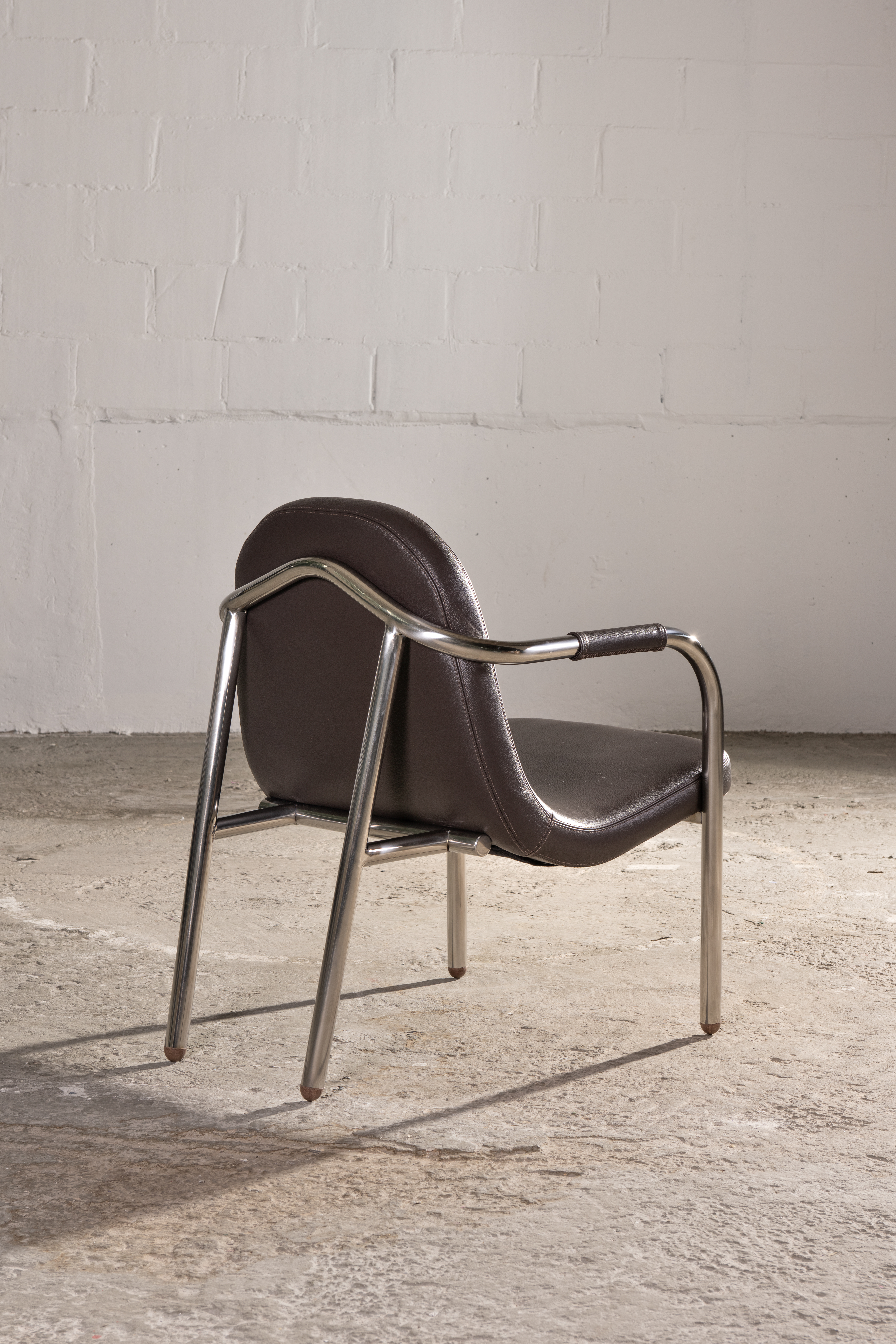 BRUTT CHAIR_LOCIKS (7)