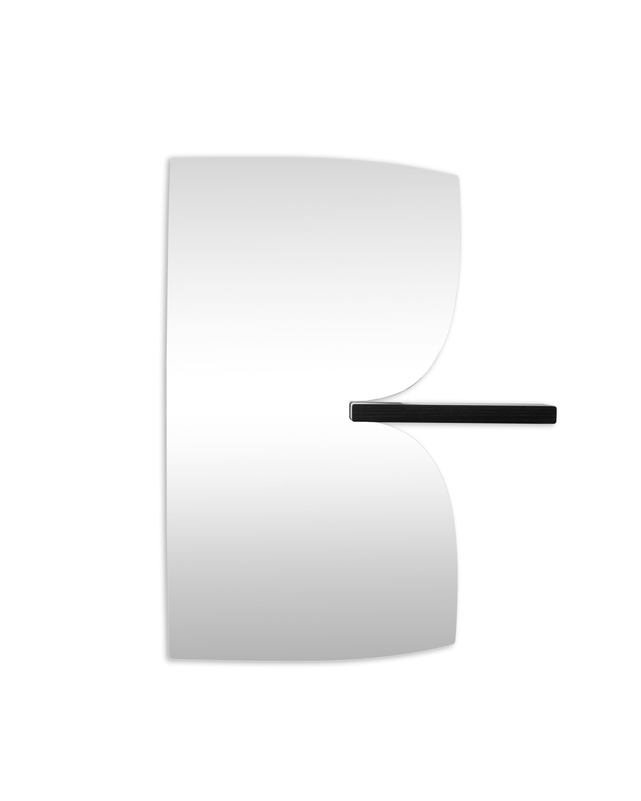 Magis_morphed_mirror_product_front_AC585_black_01_hr