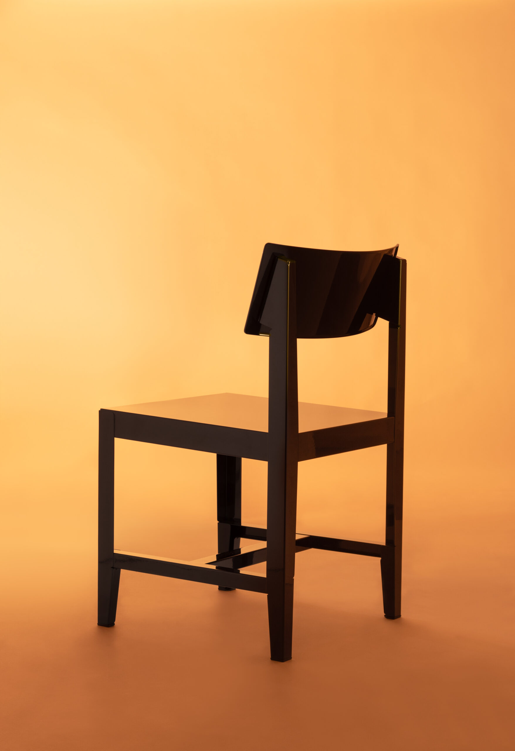 Magis_bishop_chair_ambient_SD2660_black-brown_01_hr
